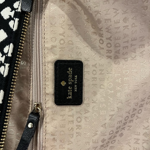 Kate Spade Crossbody black, off white, and pink striped. With dusting bag - Picture 5 of 12